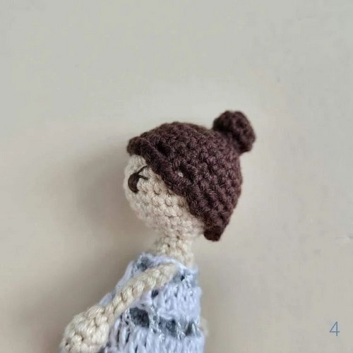 Free Crochet Doll Silver Bell Pattern