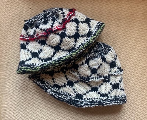 Keffiyeh Inspired Hat Knit Pattern